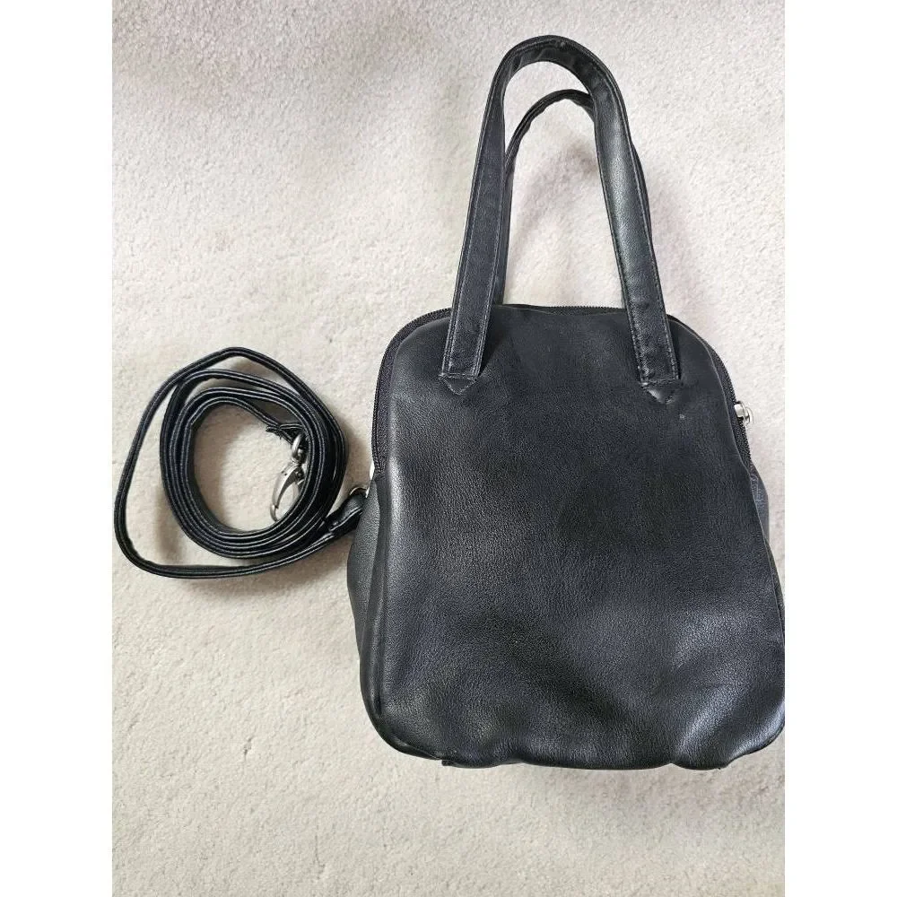 #70 Kenneth Cole Reaction crossbody pouch, black - Picture 2 of 7